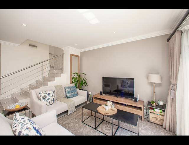 3 BEDROOM TOWNHOUSE FOR SALE IN BRYANSTON